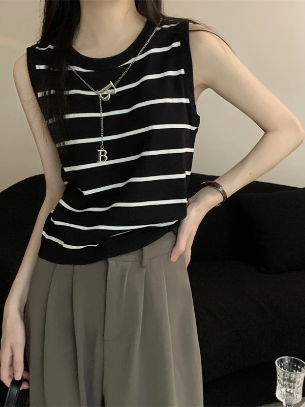 

Color Blo Stripe Knitted Wide oulder Strap Vest Women's Summer Outdoor ort Versatile Design Svel Top