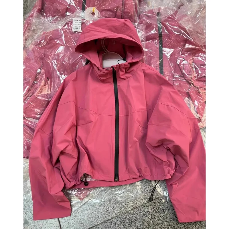 

2025 женская ветровка, весенне-осеннее пальто с капюшоном, новый модный плащ, темпераментная элегантная куртка, верхняя свободная верхняя одежда