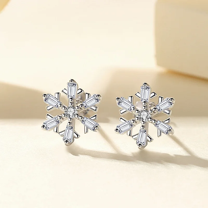 

Ослепительные серьги с муассанитом цвета D, стерлинговое серебро 925 пробы, модные милые серьги-гвоздики со снежинками для женщин, сверкающие ювелирные изделия