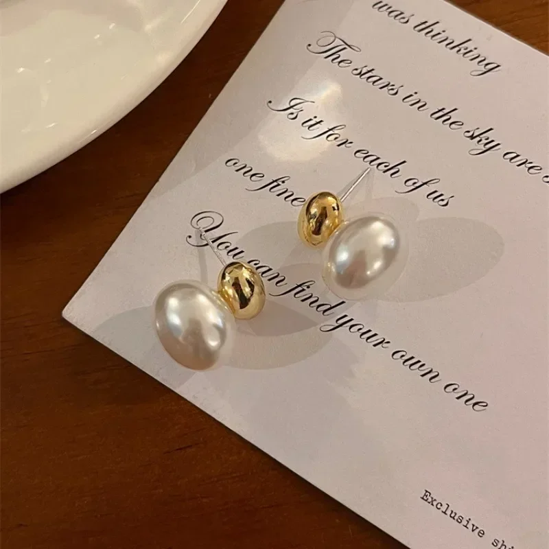 2023 New French Elegant Gold Color Bean Spliced Flat Pearl Earrings for Korean Fashion Jewelry Party Women's Sweet Accessories