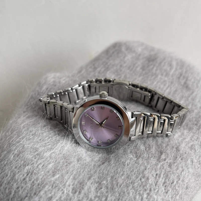 Orologio al quarzo impermeabile 2025 regalo di compleanno bianco delicato classico orologio da donna di tendenza elegante e semplice