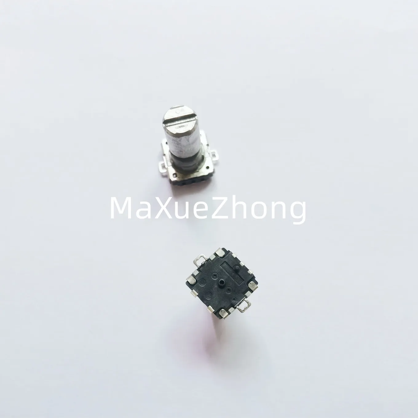 Original new 100% EVEUBGDL016B EC12 32 step-by-step 15-pulse SMD 360 degree encoder with switch