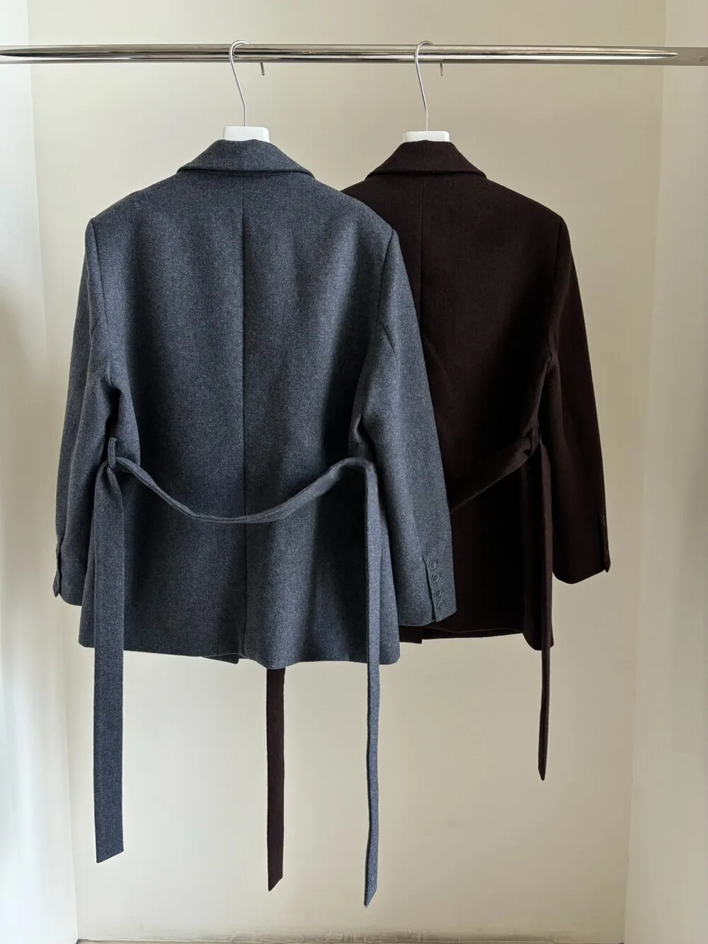 BJTZ Blazer feminino minimalista com cinto na cintura, outono inverno elegante roupa de escritório jaqueta sob medida de manga comprida para trabalho à noite