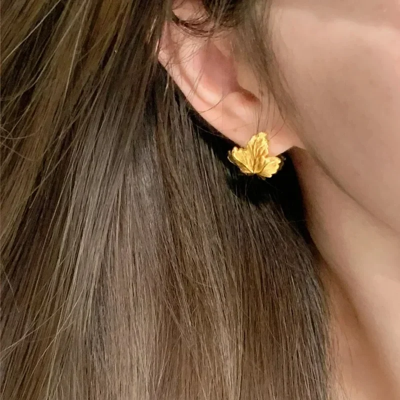 Exquisite unique and elegant earring hoop New in Chinese style retro brushed maple leaf earrings for women party jewelry