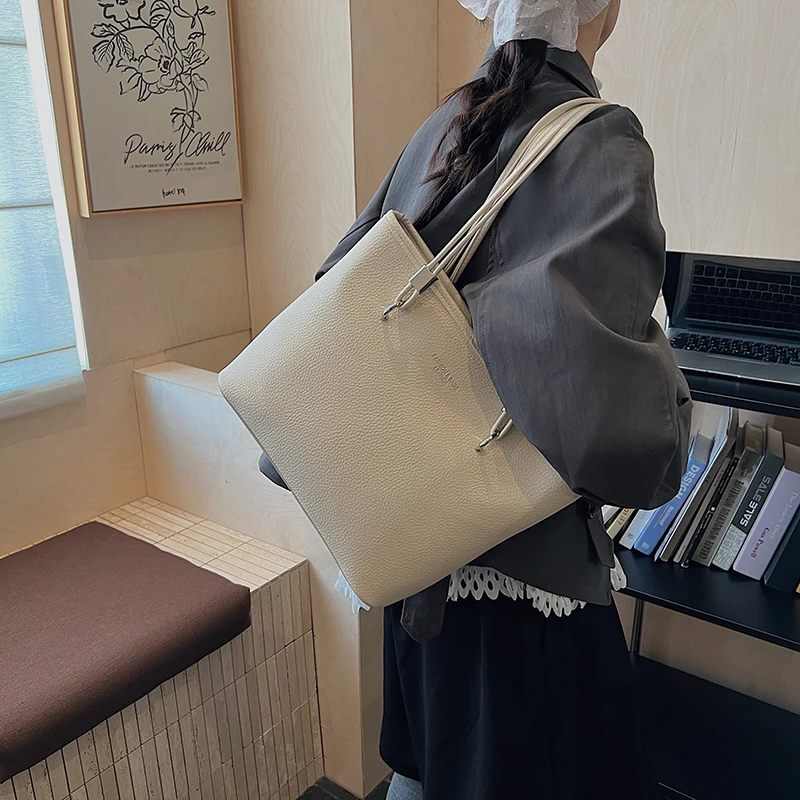 

Elegant Luxury Diaper Bag Women Designer Crossbody Messenger Bag High-End Handbag Minimalist Chic Large Leather Tote Bag