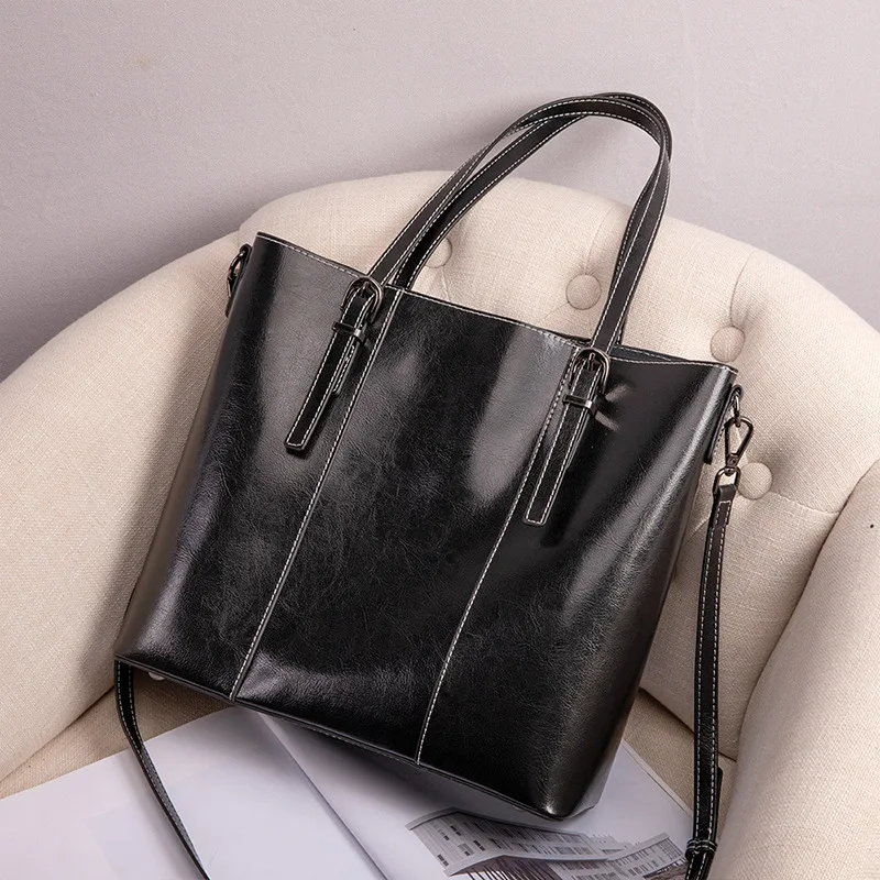 Luxury woman Shoulder bag soft leather large capacity square tote bag Vintage Fashionable cowhide Handbag Shopping crossbody bag