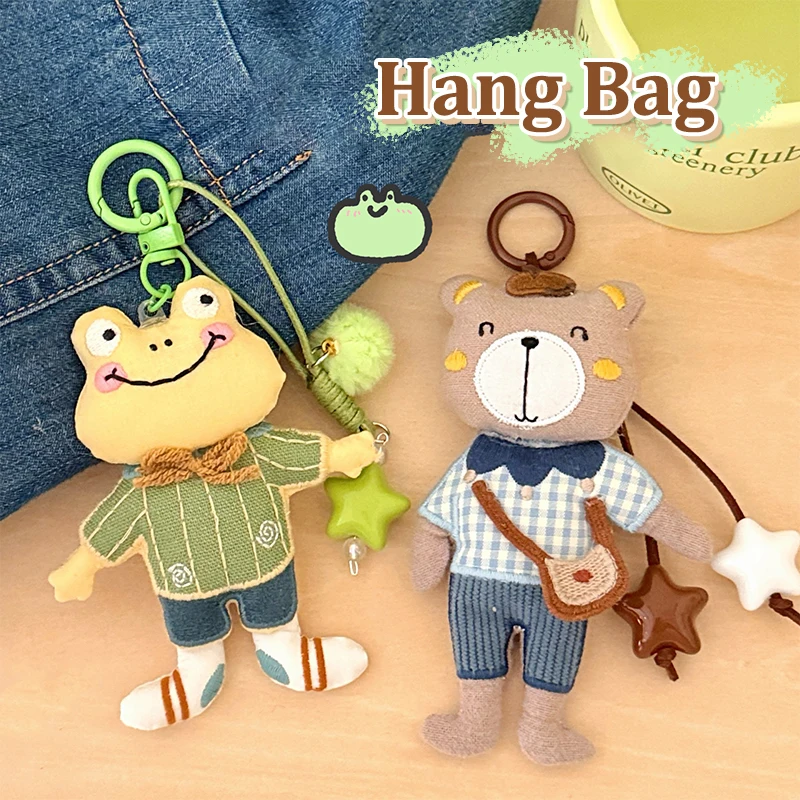 愛らしい布製漫画のカエルとクマのぬいぐるみが付いたキーホルダーバッグペンダント。カップルへのプレゼントに最適です。
