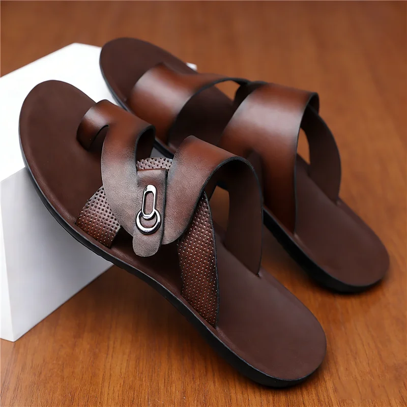 Men's Slippers Summer Comfortable Beach Sandals Gladiators Fashion Leather Casual Slippers for Men Designer Flat Sandals Zapatos