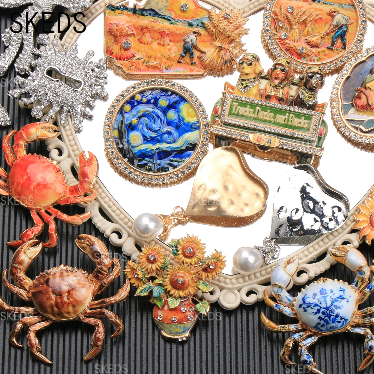 SKEDS Creative Dog Pin Plant Brooches Luxury Designer Jewelry for Women Fashion Flower Corsage Crystal Pins Grande Broche