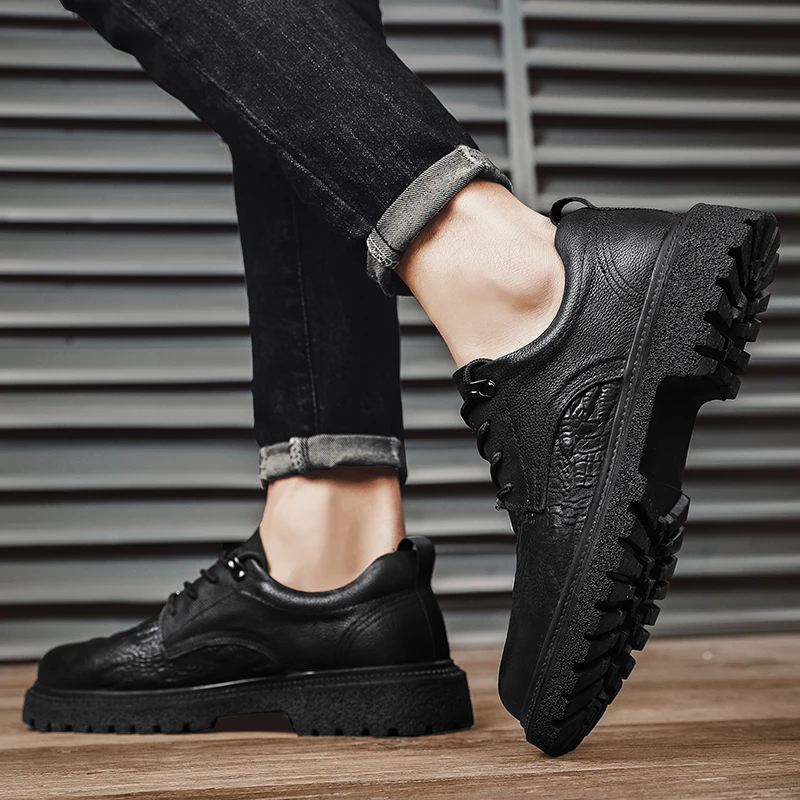 

2025 new plus size men's casual shoes, thick soled leather shoes, hand sewn loafers, fashionable men's shoes