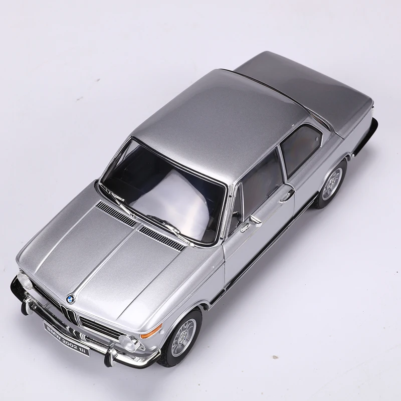 Kyosho 1:18 BMW 2002 Tii  Alloy Car Model Diecast Metal Vehicle Display Collection #08543