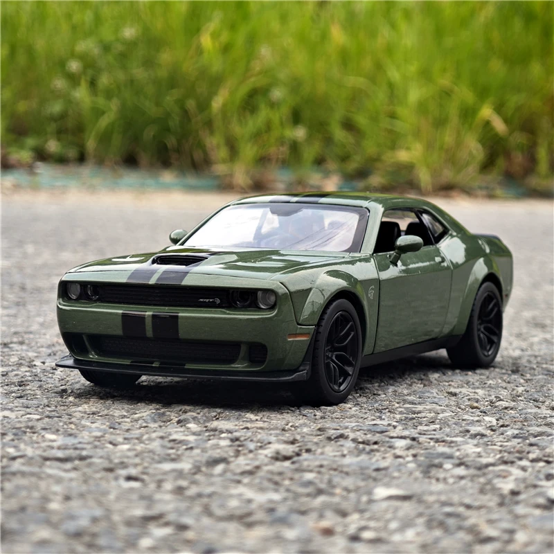 1/24 DODGE Challenger Hellcat SRT Alloy Sports Car Model Diecasts Metal Toy Race Car Model Simulation Collection Childrens Gifts