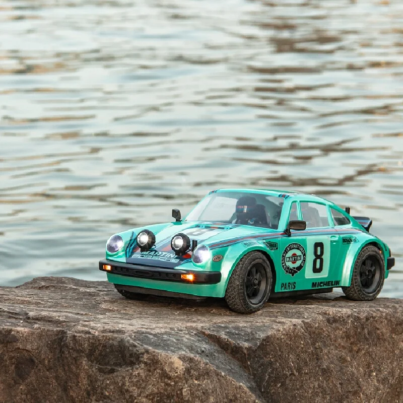 RZHOBBY WRC9 933 Dakar Auto da rally RC in scala 1/10 - Modello di veicolo fuoristrada elettrico brushless 4WD, regalo perfetto per gli appassionati di RC