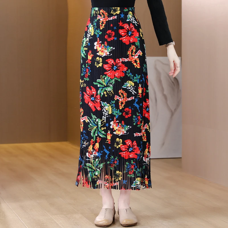 

2023 New Spring Summer Women High Waist Slim Black Long Skirt High Quality Gorgeous Flowers Print Tassels Hem Pleated Skirt