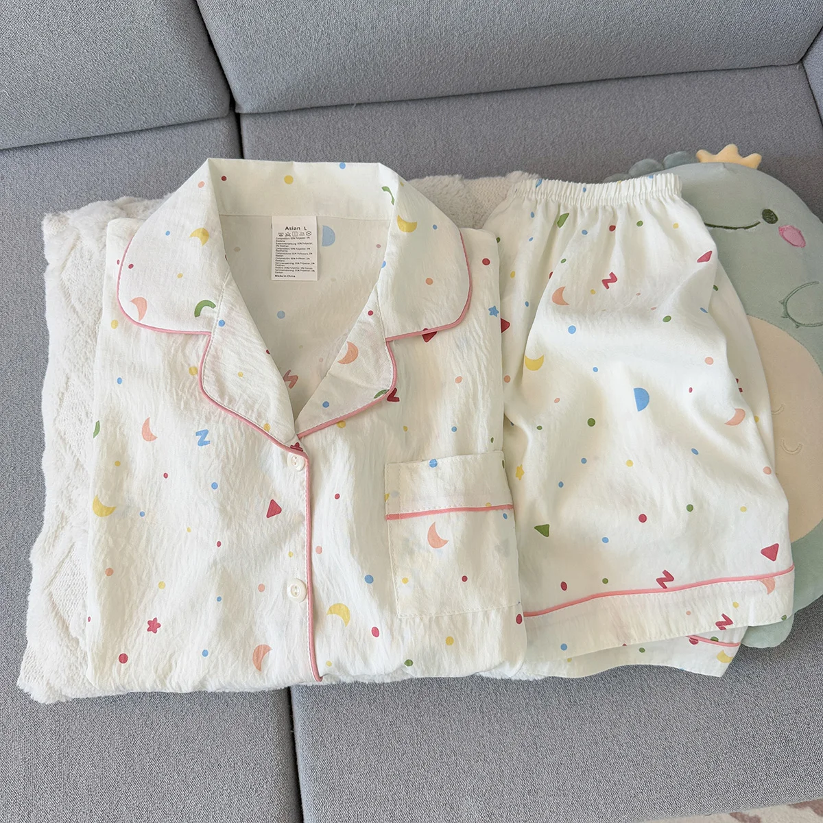Women's Summer Pajamas, Thin Polka Dot Short-Sleeved Shorts, Sweet and Cute, Can Be Worn Outside in Summer, Two-Piece Home Wear Set image 5