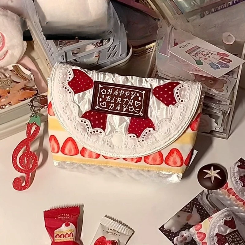 

Сумка для хранения в виде клубничного торта Kawaii, очень вместительная, универсальная, для косметики, женских аксессуаров, подарок, оптом