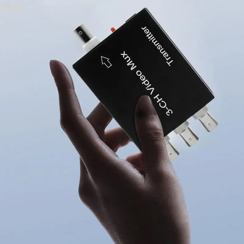 U2JE Video Multiplexer Distribution to Three Displays for Security Systems