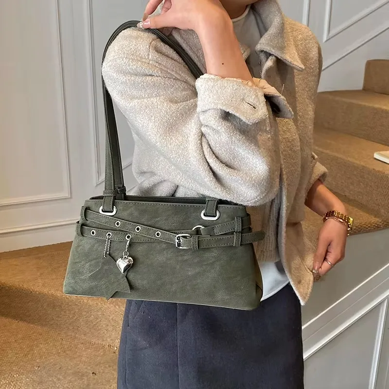 Bolso  hombro pequeño verde con parche de estrella y dije de corazón Bolso vintage de cuero PU para mujer Bolsos casu