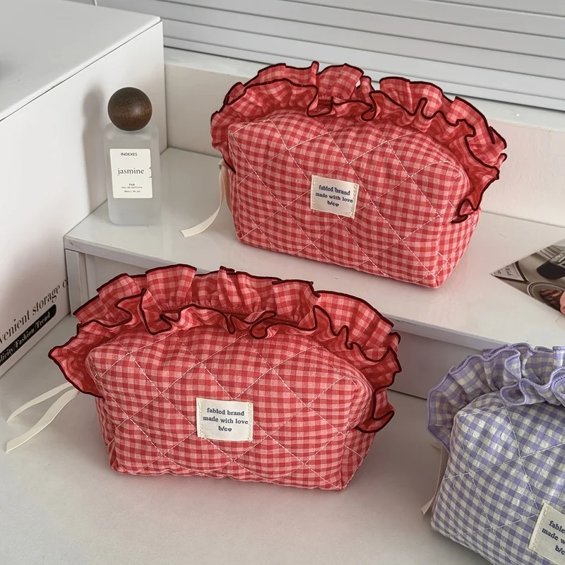 Red White Checkered Makeup Bag with Lace Trim, Large Capacity Portable Cosmetic Pouch for Women Travel
