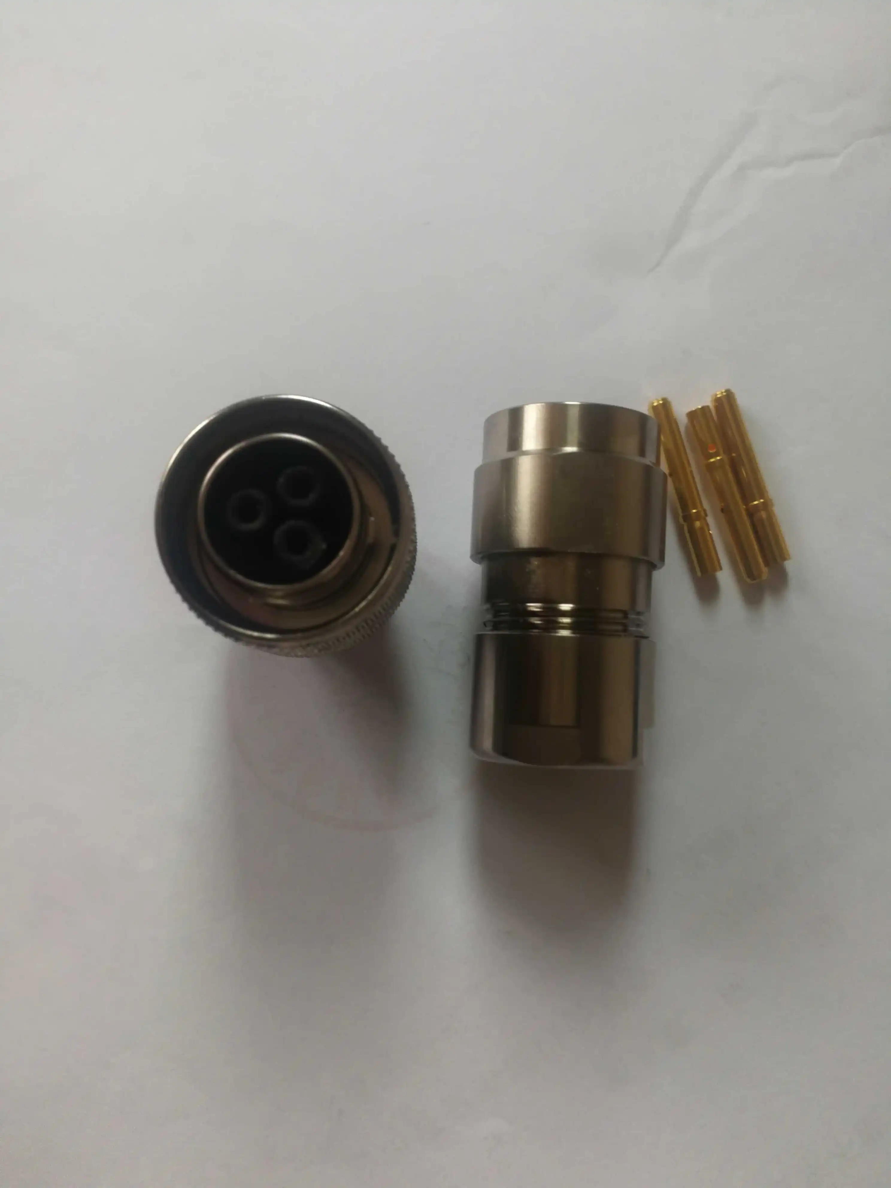 

Three Core Connector C10514N1-03-1-2G001 C10514N1-03-3-1G002