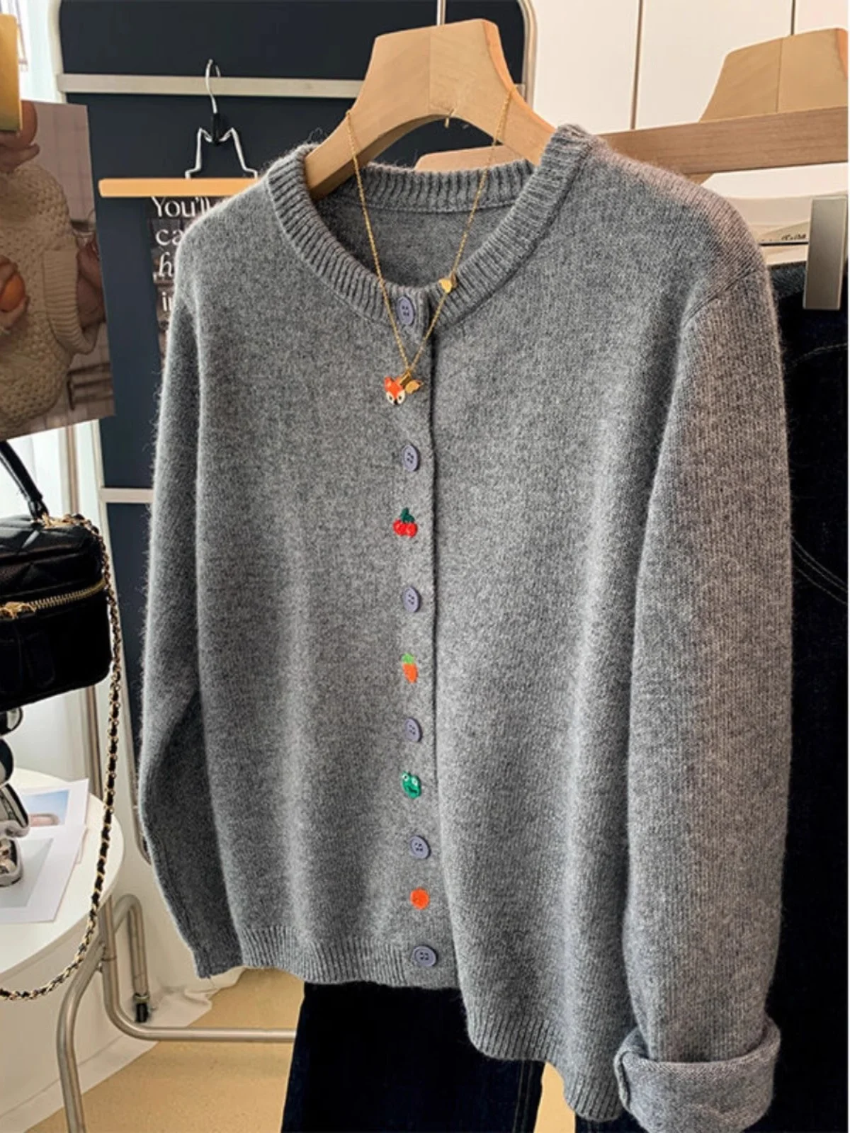 

Новый мужской мягкий и уютный вязаный кардиган свободного кроя 2300 Pou, очень большой размер, осень-зима 2024