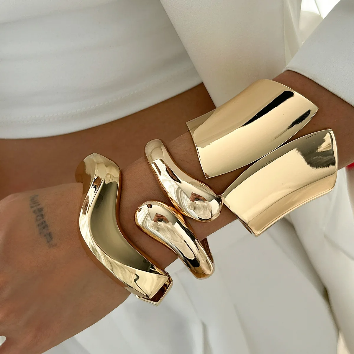 High Quality Vintage Irregular Hug Open Bangle African Style Wide Cuff Layered Chunky Hand Ring for Women
