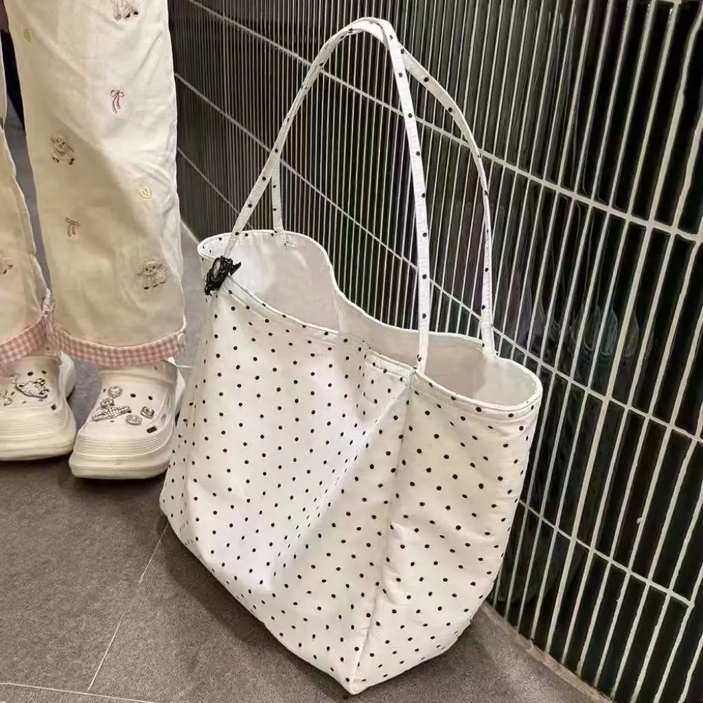 

Korean Polka Dot Canvas Large Capacity Tote Bag Causal Commuter Outward Handheld Shoulder Bag for Women New Style
