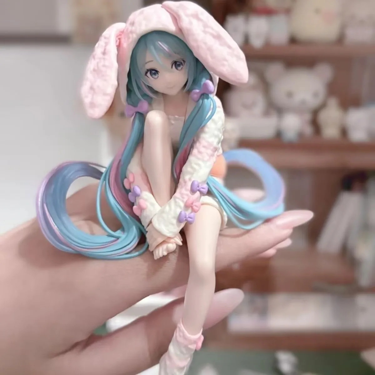 figurine-furyu-hatsune-miku-authentique-en-stock-modele-pvc-figurine-d'action-originale-avec-pyjama-a-oreilles-de-lapin-et-bouchon-a-nouilles-jouet-statue