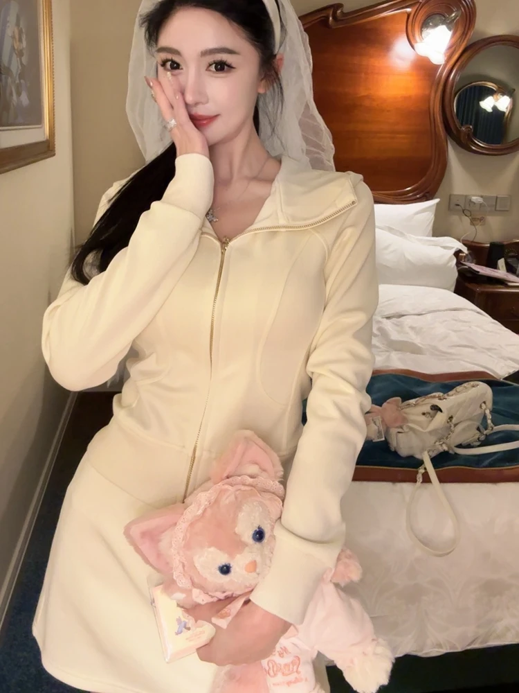 

Tian Jiao Baby Pure Desire Sweet Повседневный спортивный комплект Осень-зима Faionable Белый улучшающий бежевый свитер с воротником...