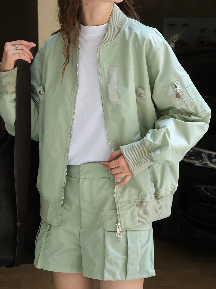 [EAM] Light Green Pocket Big Size Casual Jacket New Stand Collar Long Sleeve Women Coat Fashion Tide Spring Autumn 2024 1DH6591