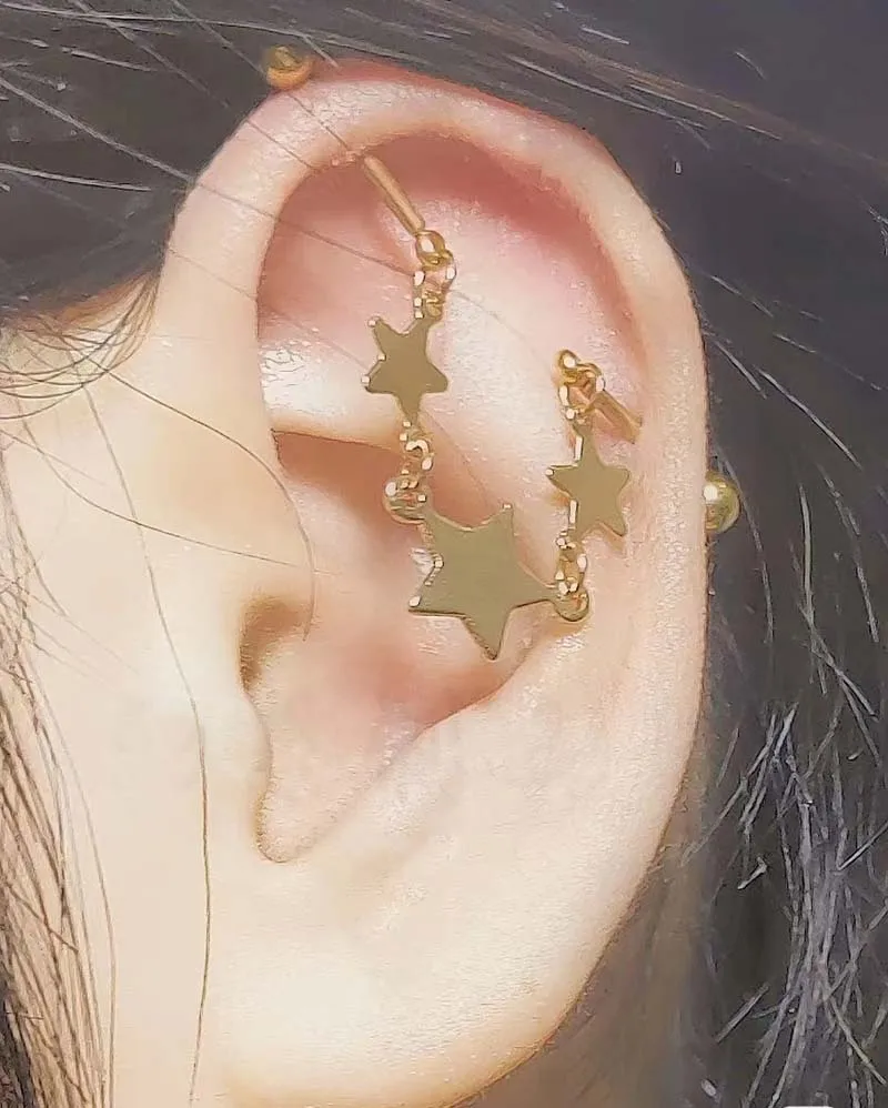 Piercing Industrial segmentado gótico, andamio Industrial, pendiente de hélice dorada, cadena de estrella, corazón, plano hacia adelante, 1 unidad