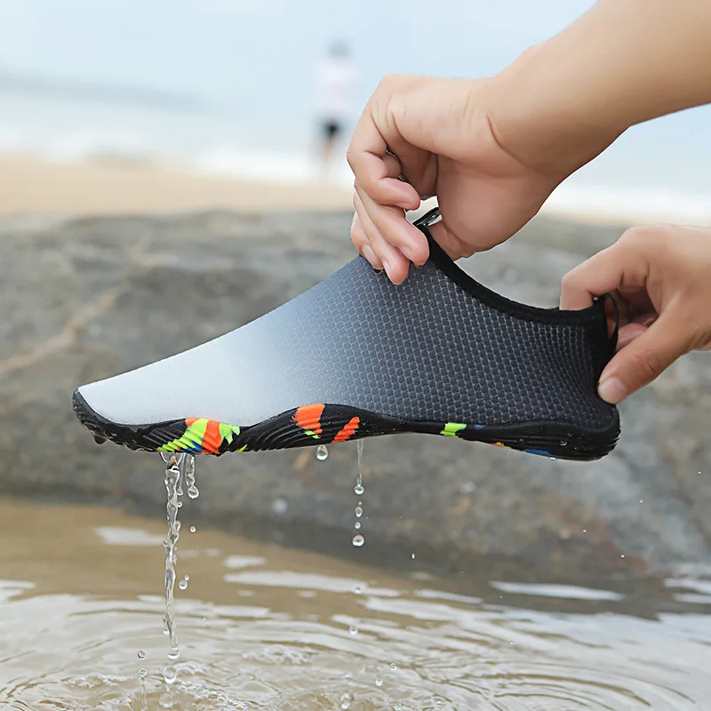 

Quick Dry Slip On Gradient Water Sports Shoes For Men Women New shoes Mesh Breathable Sea Wading Swim Beach Shoes