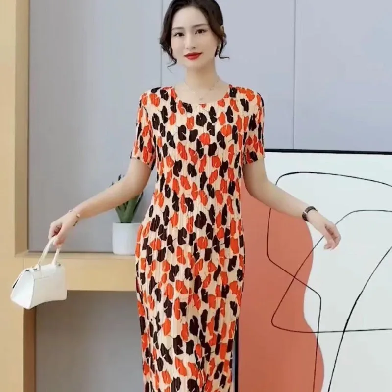 Long loose and slim gingko leaf printed pleated dress for women with round neck and short sleeves summer dress female tops