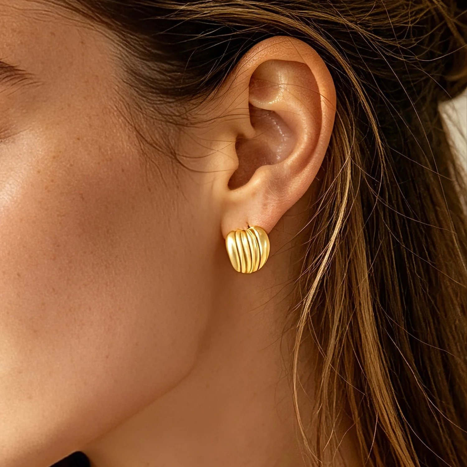 Gold 316L Stainless Steel Banana Shape Stud Earrings INS Geometric Pumpkin Striped Cuff Earrings Trendy Daily Jewelry For Women
