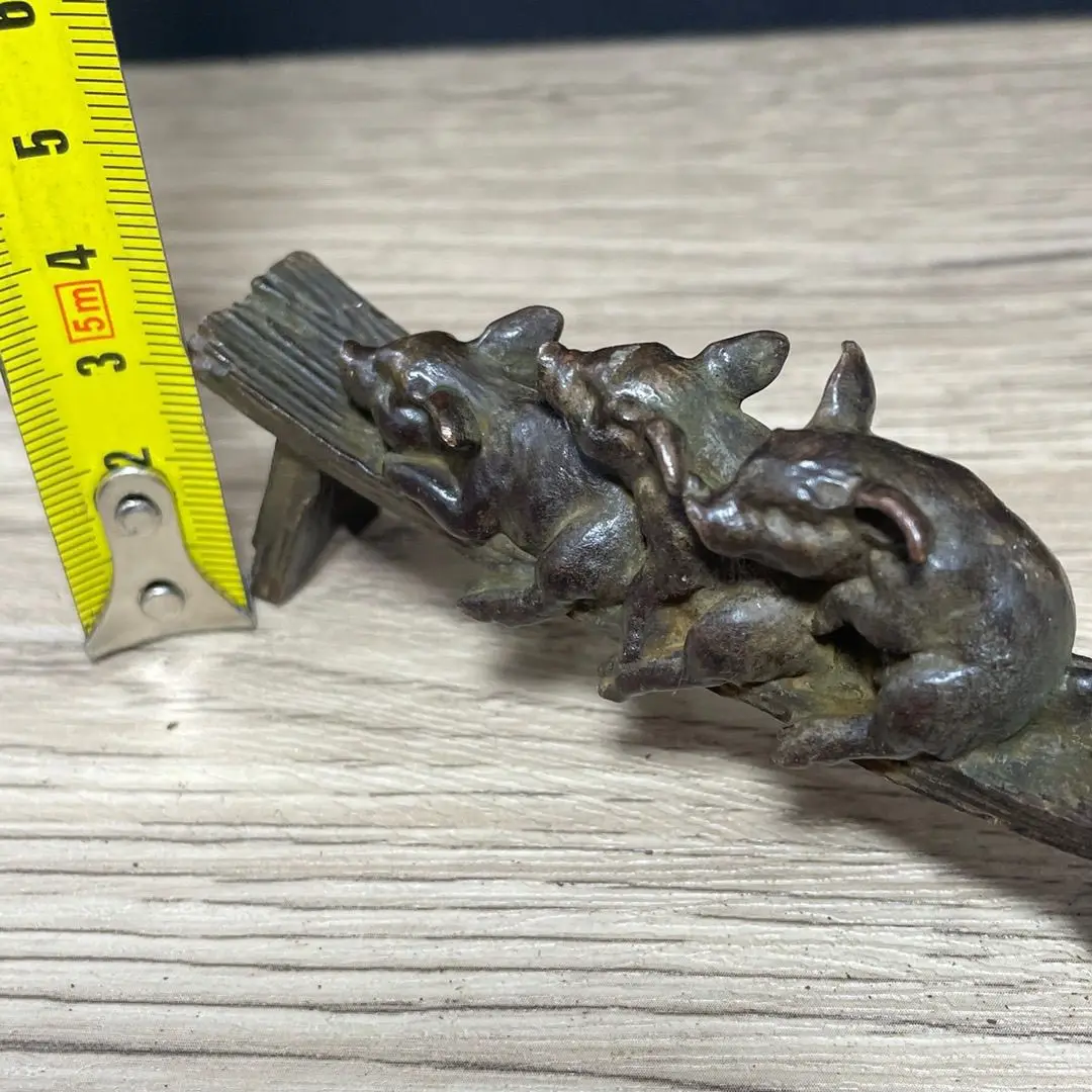 Retro ornament desktop antique bronze collection auspicious Sanbao piggy antique paperweight high-end ruler ornament