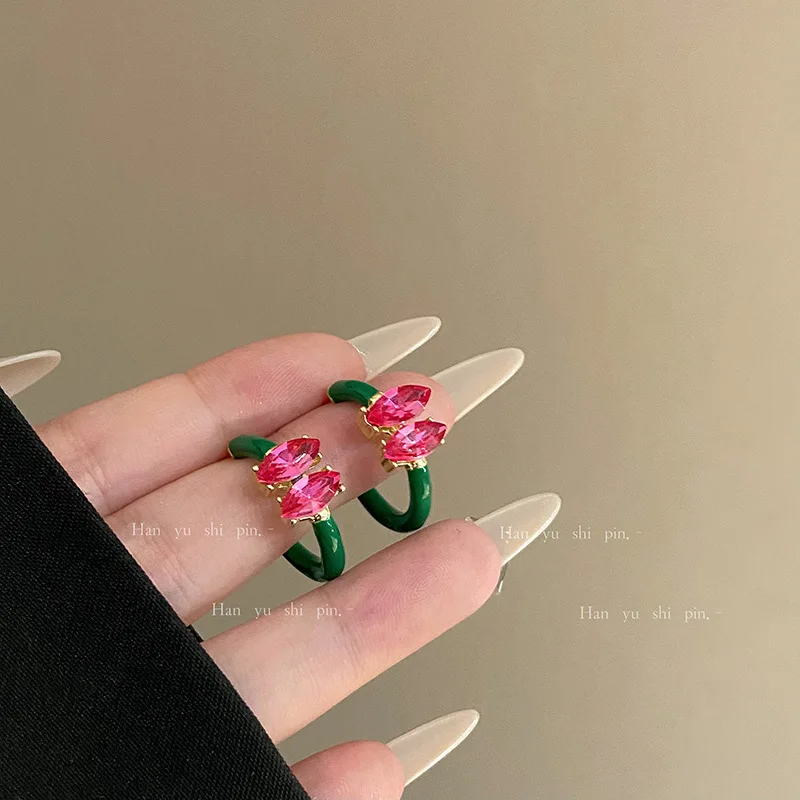 Green French Retro Contrast Color C-shaped Earrings Luxury Design Elegant Style Jewelry Accessories Gift
