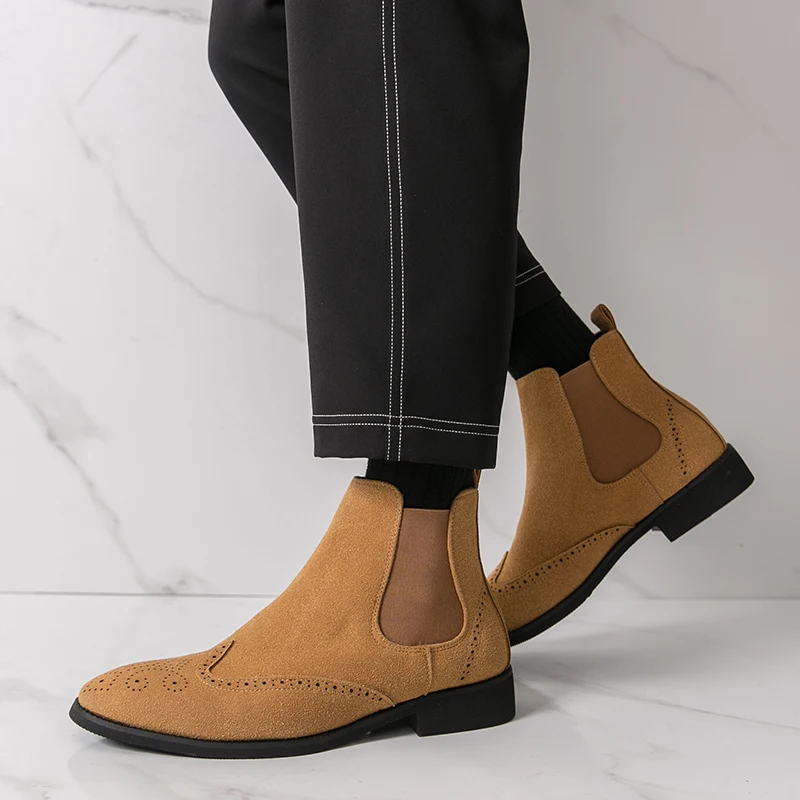 รองเท้าบูทหุ้มข้อผู้ชาย หนังกลับคุณภาพสูง รองเท้าบูทลำลองแบบคลาสสิก รองเท้าบูทเชลซีแบบสวม รองเท้าบูทข้อสั้นสำหรับผู้ชาย รองเท้าบูทสำหรับใส่ทำงาน