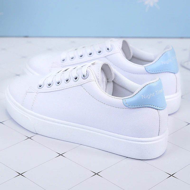 أحذية نسائية مفلكنة من جلد البولي يوريثان أحذية بيضاء موضة جديدة أحذية منصة بلون سادة حذاء كاجوال أحذية رياضية كلاسيكية للنساء Zapatos