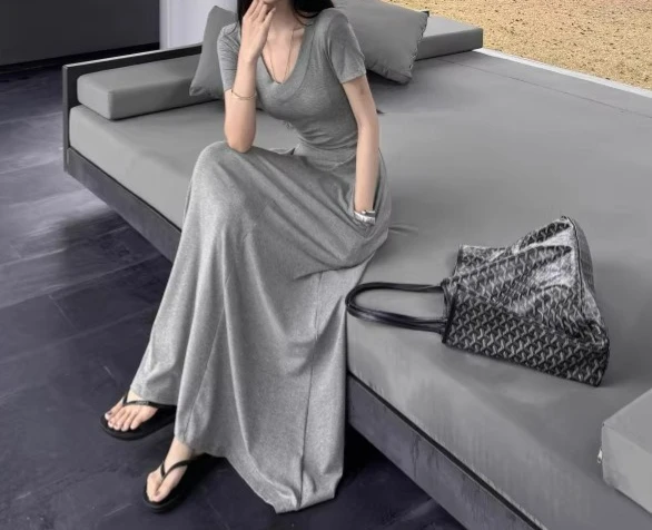 

2026 New V-neck Short-sleeved Waist Dress Slimming High-waisted Temperament with A Large Swing Long Skirt