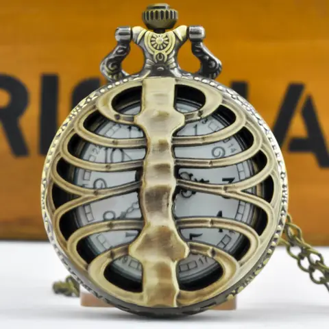 Retro Charm Fashion Hollow out Large Skeleton Carving Quartz Pocket Watch Steampunk Men's and Women's Necklace Pendant Gift