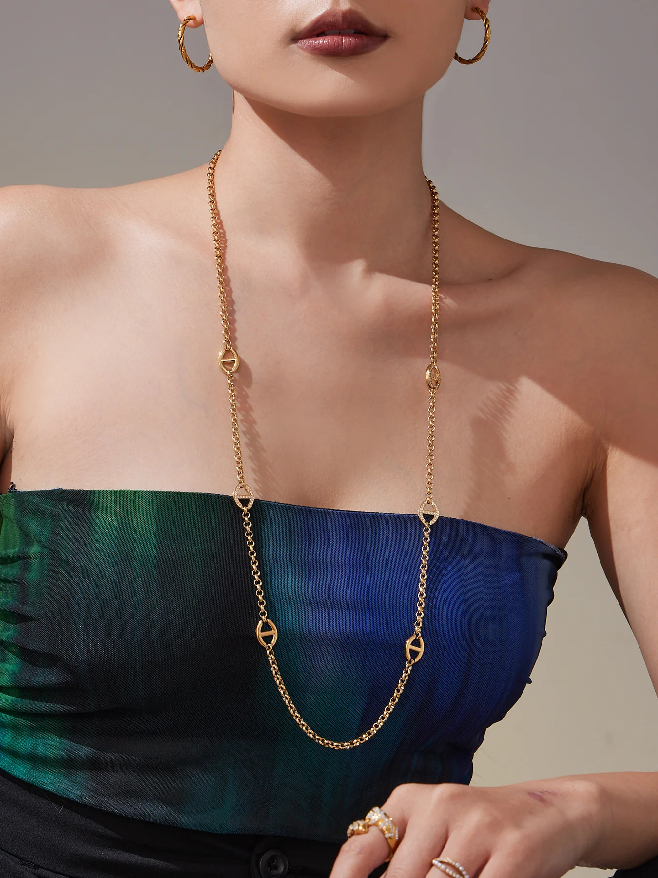 80 cm Edelstahl-Kettenhalskette für Damen, 18 Karat vergoldete Ketten, Halsketten mit eingelegtem Zirkon, Charms, Pulloverkette, lange Halskette – Detail 5