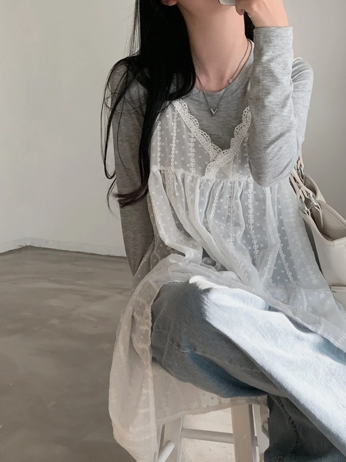 Vestido f com decote ter, renda, psado, malha, com bolinhas em camadas, estilo jovem, sem mangas, poliéster.