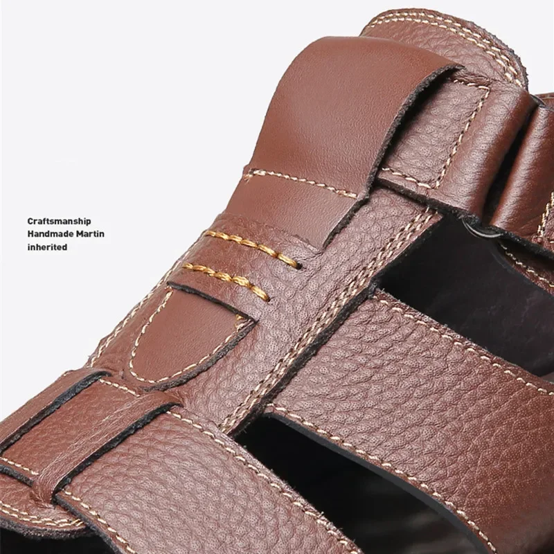 Sapatos de verão masculinos de couro envernizado moda casual confortável preto flip-flops sandálias masculino adulto tênis novos chinelos masculinos