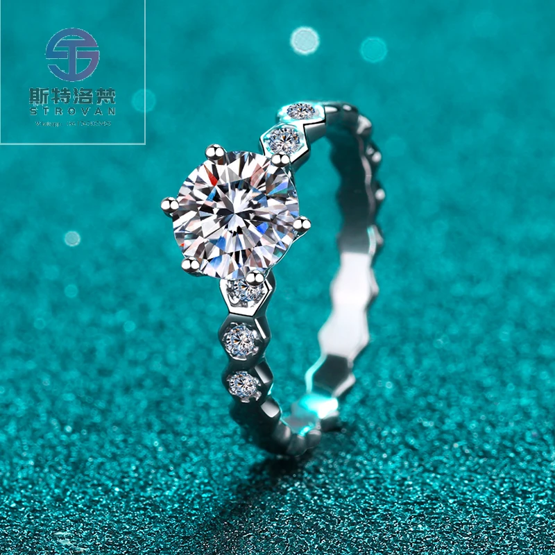 

Luxury Classic Honeycomb Six Claw 925 Sterling Silver Moissanite Ring for Women Emerald Cut Gemstone Niche Fashion