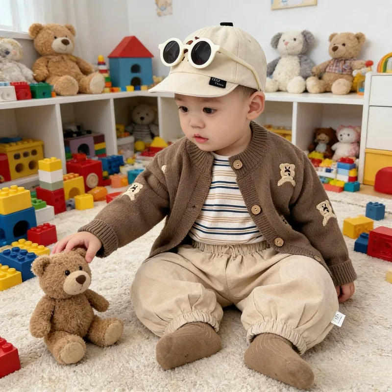 2025 Nuovo cardigan lavorato a maglia autunnale invernale alla moda per bambini giacca carina capispalla in filato morbido pullover accogliente