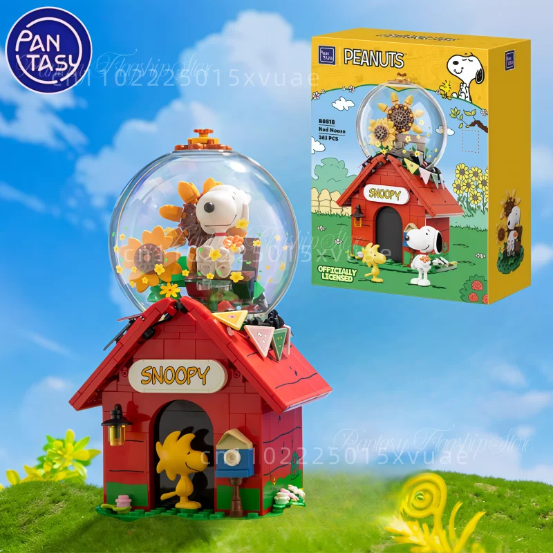 

New Pantasy Snoopy Building Blocks Cartoon Red House Crystal Ball Assemble Educational Toy Models Children's Christmas Presents