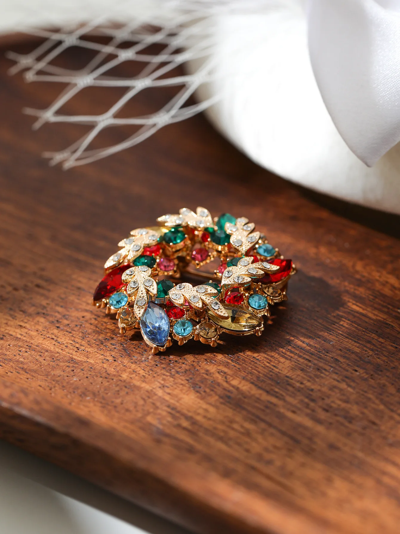 Brooch, high-end, niche, light luxury, high-end, suit, chest flower, clothing accessories, crystal, Bauhinia flower, accessories