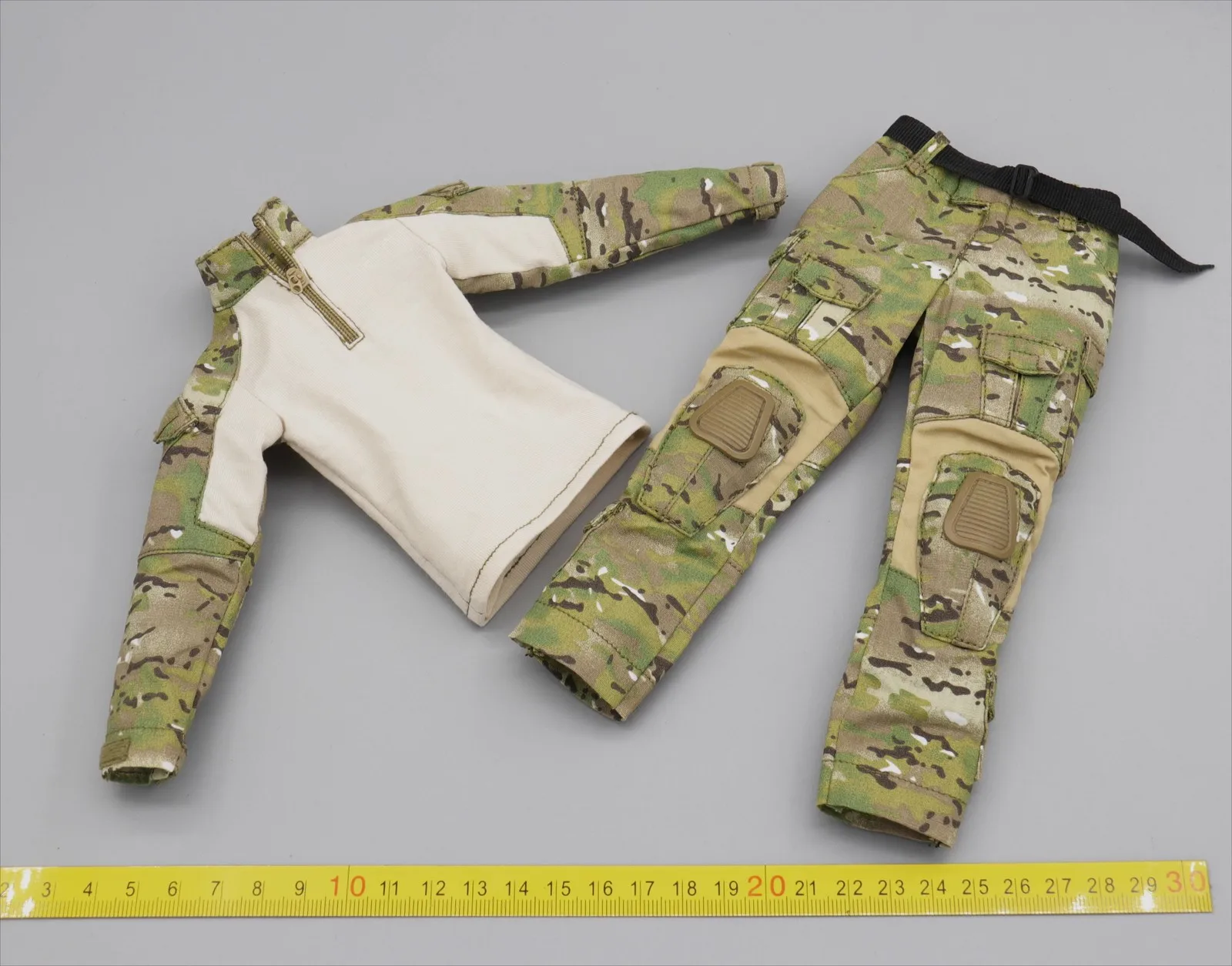 

ES 26071S 1/6 Scale Soldier Uniform Set Model for12''Russian FSB Alpha
