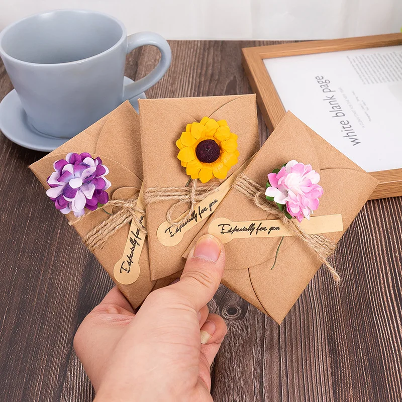 5 stks Mini Envelop Vintage DIY Kraftpapier Uitnodiging Wenskaart met Mode Handgemaakte Droge Bloem Bruiloft