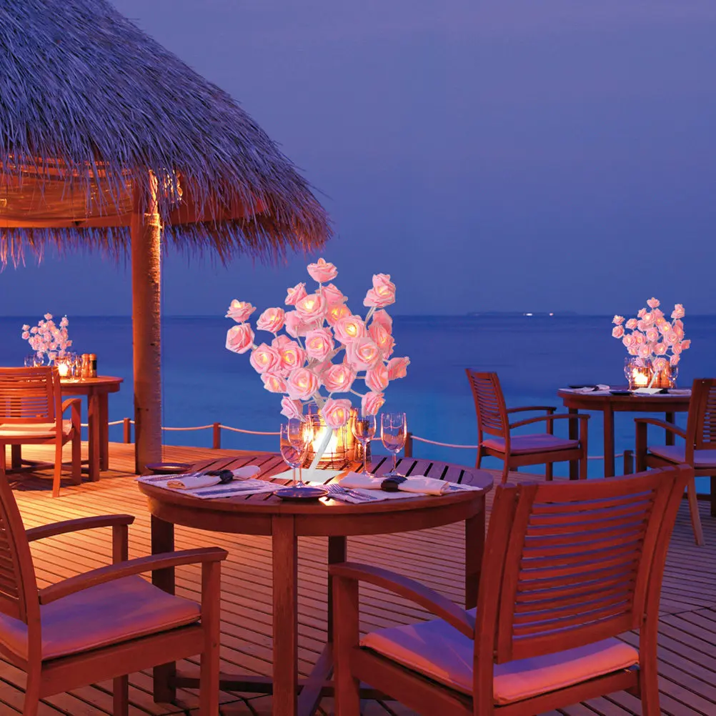 

Настольная лампа в виде розы с 3D-эффектом, розовыми бутонами и белыми ветками, теплый белый свет, романтический декор для дома, ночник для спальни и гостиной